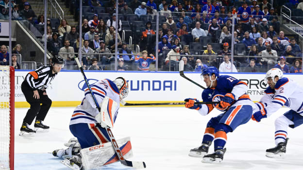 Edmonton Oilers v New York Islanders