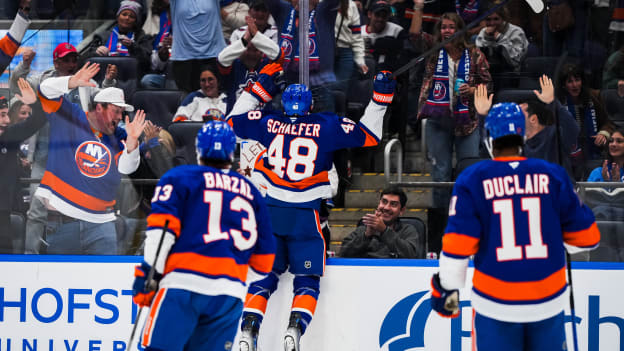 20251010_WSH_NYI_SCHAEFER_FIRSTNHLGOAL-8