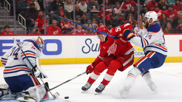 Edmonton Oilers v Detroit Red Wings