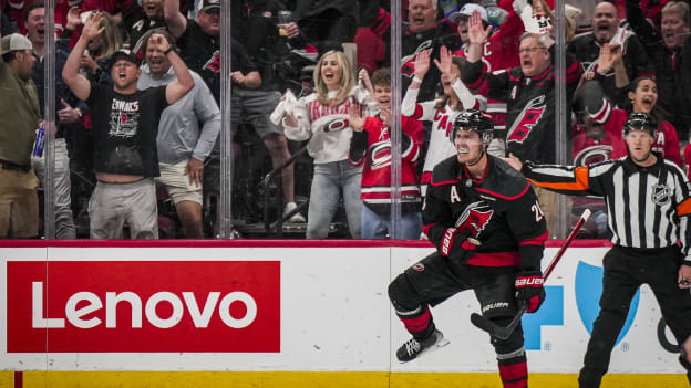 19_250429_CARvsNJD_RD1_GM5_JL105398
