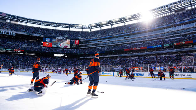 PHOTOS: Islanders Stadium Series