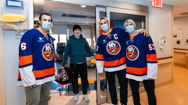 20251218_HOSPITALVISITS_COHENS-14