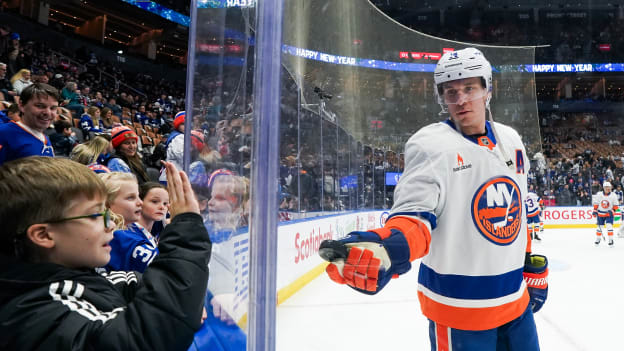 UBS Postgame Photos: Maple Leafs 3, Islanders 1