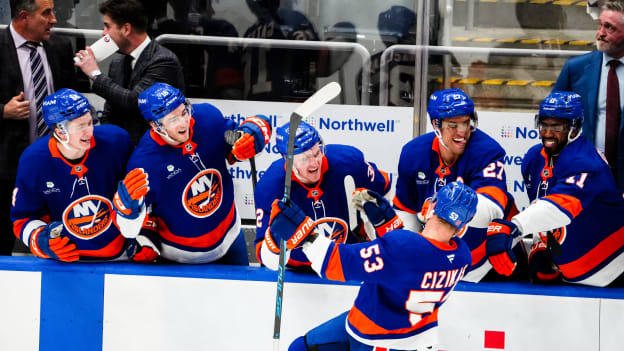 20251204_NYI_COL_WIN -04