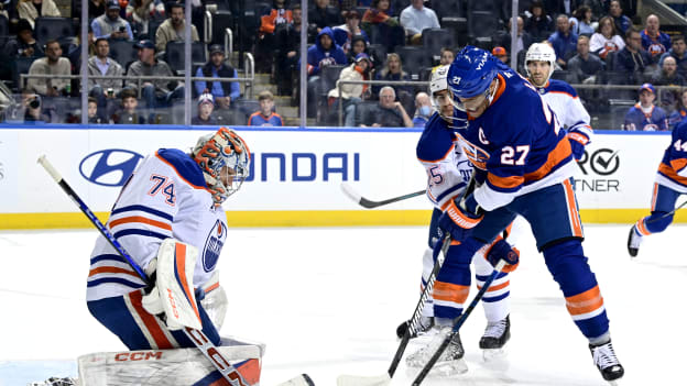 Edmonton Oilers v New York Islanders