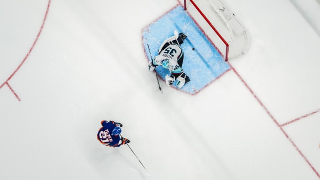 20251123_NYI_SEA_OVERHEAD_SHOOTOUT-3