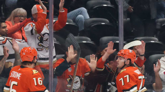 20250929_Sharks_Ducks_Robinson_0389