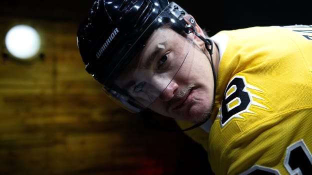 2025_12_03_NHL_StadiumSeries_Bruins_Player_208