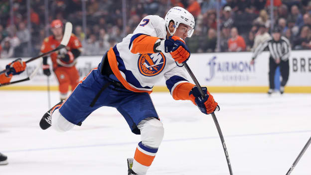 UBS Postgame Photos: Ducks 4, Islanders 1