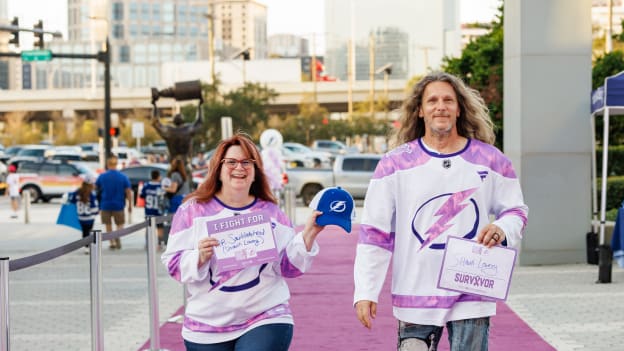 251123TBLvsPHI_HockeyFightsCancer077cbl