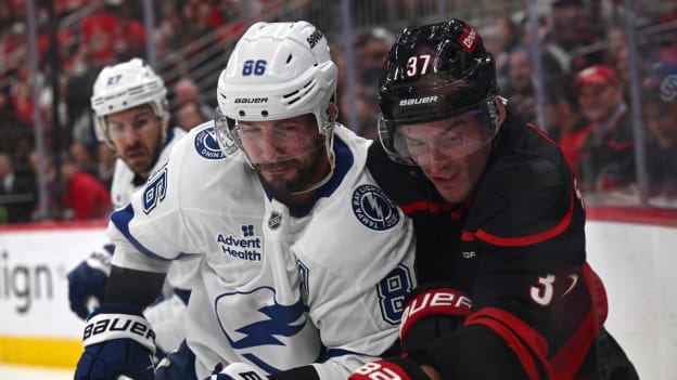 26387681_NHL:_OCT_11_Lightning_at_Hurricanes_Andrew_Taylor_(Greenfly)_20241012_012009