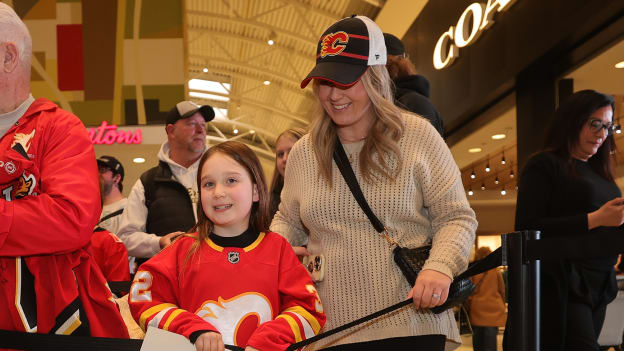 20260223_Flames Autograph Session_ 0004 DM