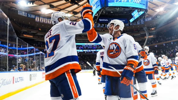 20251108_NYR_NYI_WIN_HIGHIVES-16