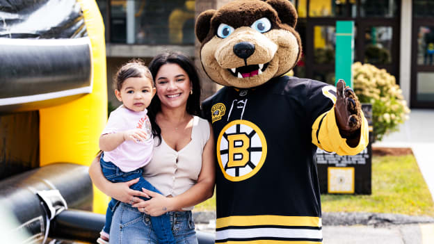 20250906_dle_bruins fan fest fitchburg11