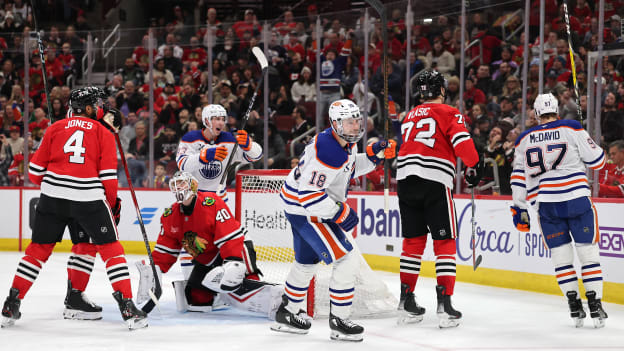 Edmonton Oilers v Chicago Blackhawks