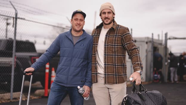 20251205_PLANEARRIVALS_DADSTRIP_16x9-11