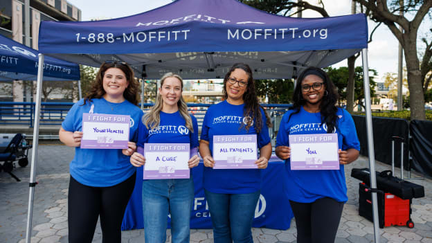 251123TBLvsPHI_HockeyFightsCancer005cbl