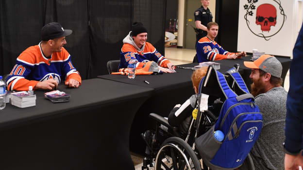 West Edmonton Mall Autograph Session