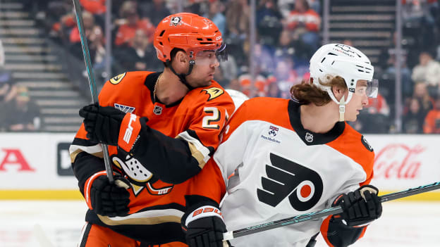 LIVE: Ducks vs. Flyers