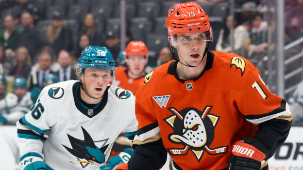 20250929_Sharks_Ducks_Robinson_0191