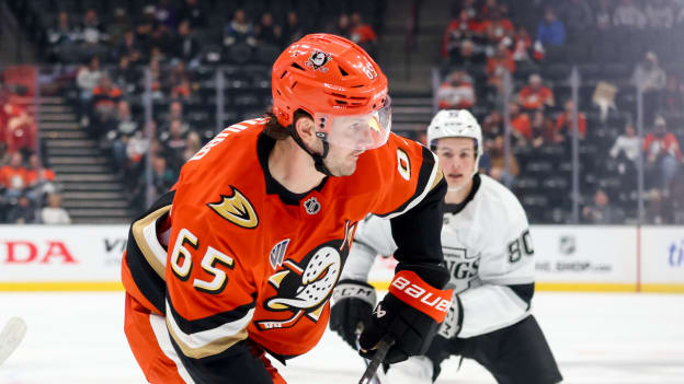 20250924_Kings_Ducks_Robinson_0370