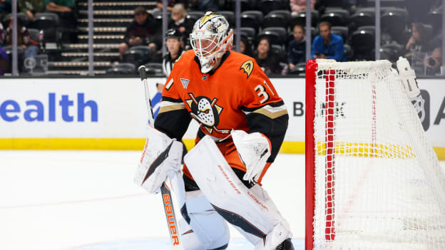 20250924_Kings_Ducks_Robinson_0349