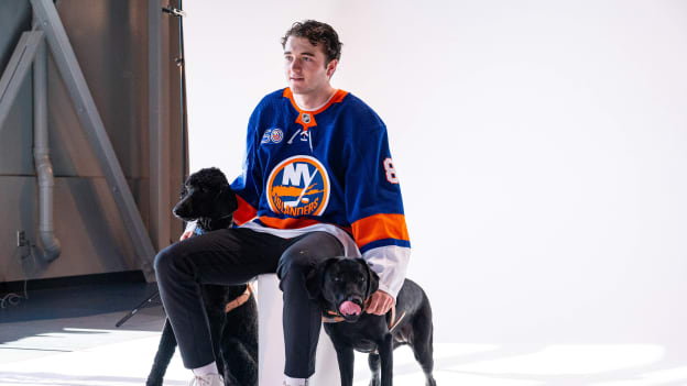 2023 Pucks and Paws Calendar Photo Shoot