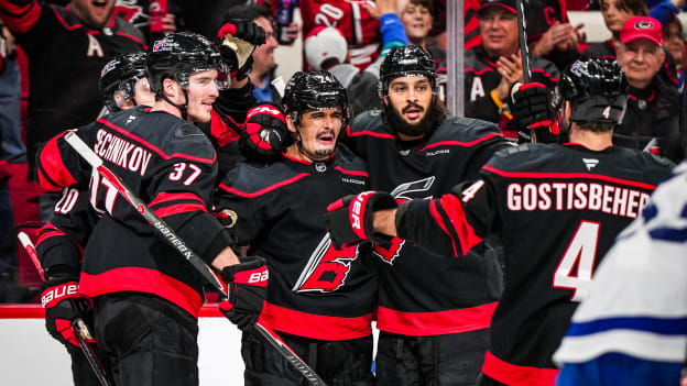 251204_December2025_Favorites_JL109964