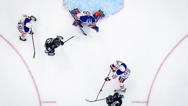 Edmonton Oilers v Utah Mammoth