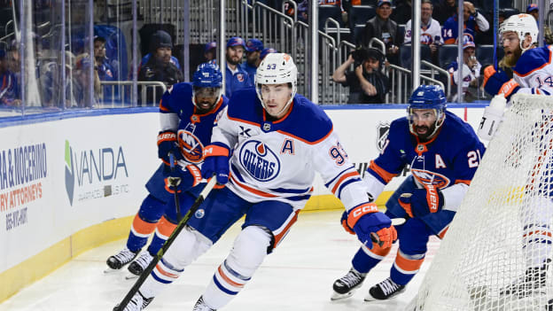 Edmonton Oilers v New York Islanders
