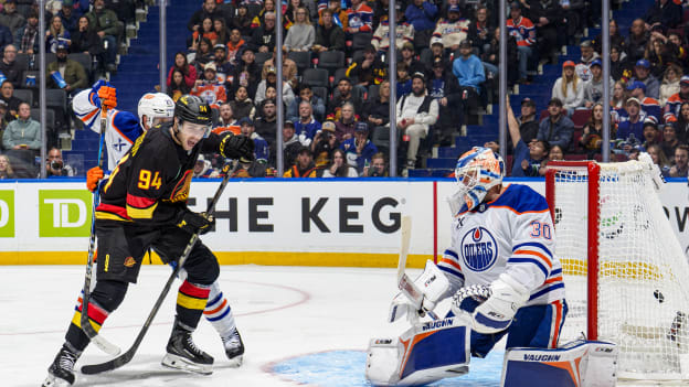 Montreal Canadiens v Vancouver Canucks