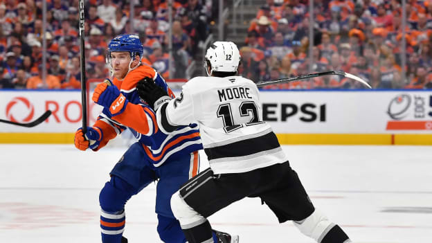 776312032_AD078_Kings_v_Oilers