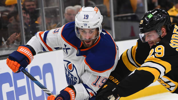 Edmonton Oilers v Boston Bruins