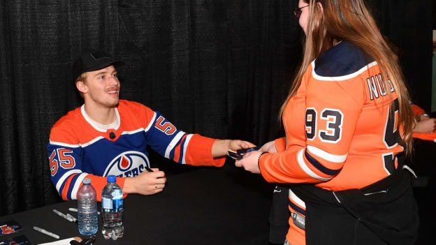 West Edmonton Mall Autograph Session