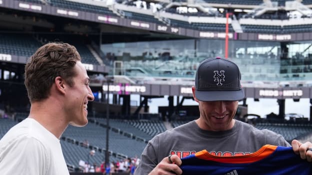 PHOTOS: Anders Lee Throws First Pitch at Mets Game