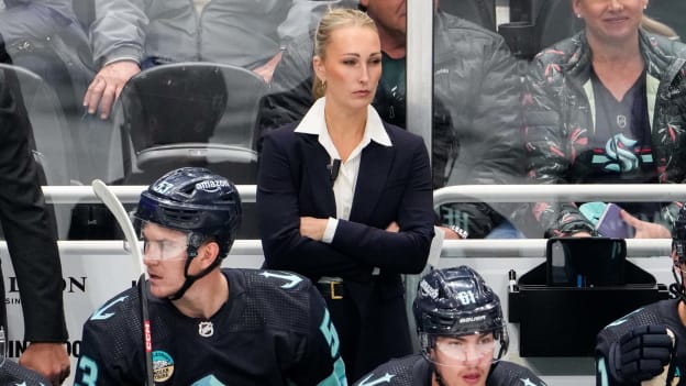 Campbell, 1st woman full-time AHL coach, behind Kraken bench for preseason game | NHL.com