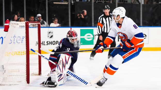 New York Islanders v New York Rangers