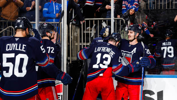 New York Islanders v New York Rangers