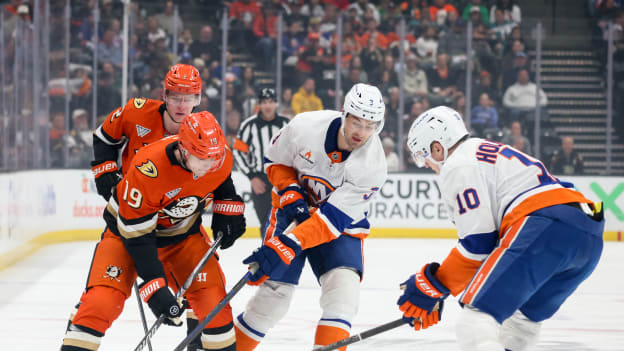 UBS Postgame Photos: Ducks 4, Islanders 1