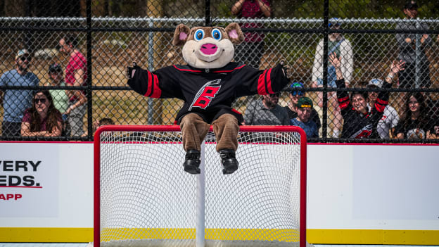 250329_Apex_Ball_Rink_Opening_Community_JL100716