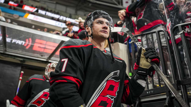 11_250420_CARvsNJD_RD1_GM1_JL205802