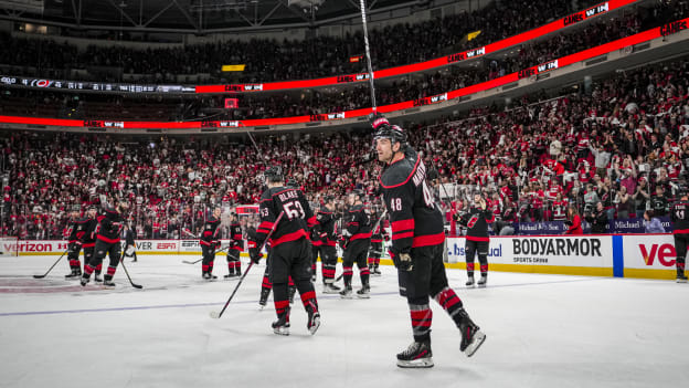 33_250420_CARvsNJD_RD1_GM1_JL208078