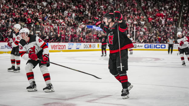31_250420_CARvsNJD_RD1_GM1_JL103614
