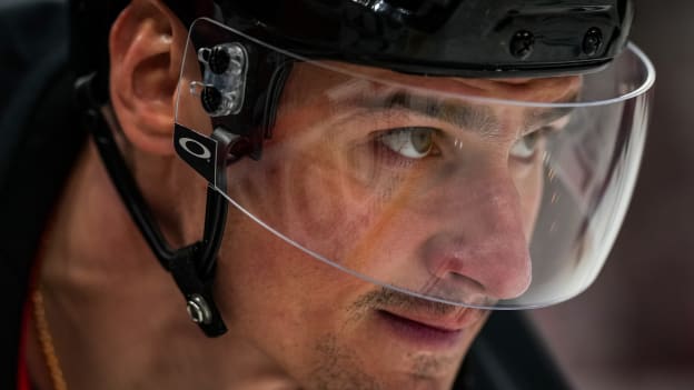 4_250422_CARvsNJD_RD1_GM2_JL209912