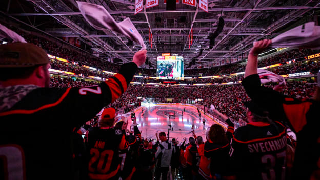 8_250422_CARvsNJD_RD1_GM2_CH3_4875