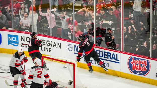 14_250422_CARvsNJD_RD1_GM2_CC104820