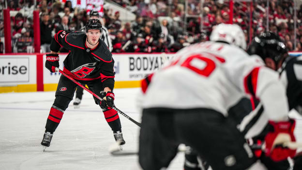 10_250422_CARvsNJD_RD1_GM2_JL201654