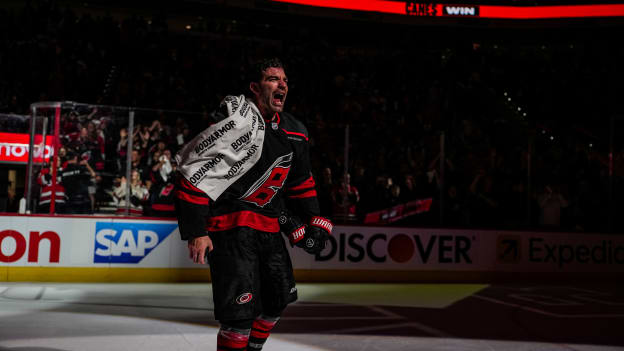 29_250422_CARvsNJD_RD1_GM2_JL106288