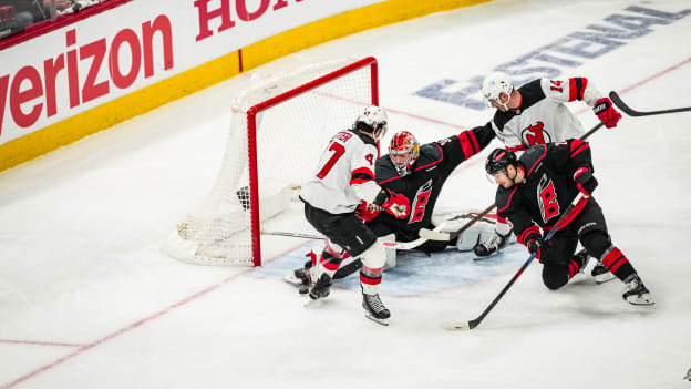 19_250422_CARvsNJD_RD1_GM2_CC107125