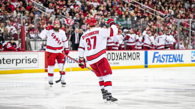 9_250427_CARvsNJD_RD1_GM4_JL209177